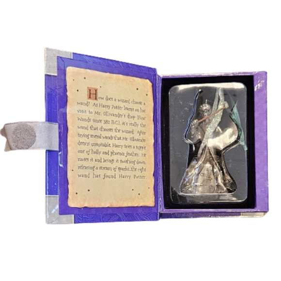 *NWOT Hallmark Harry Potter Chooses a Wand Pewter Keepsake Ornament - Picture 4 of 4